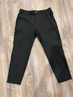 Fabletics Men's Black Tech Cargo Pants